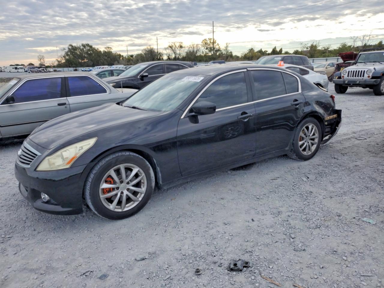 2013 INFINITI G37