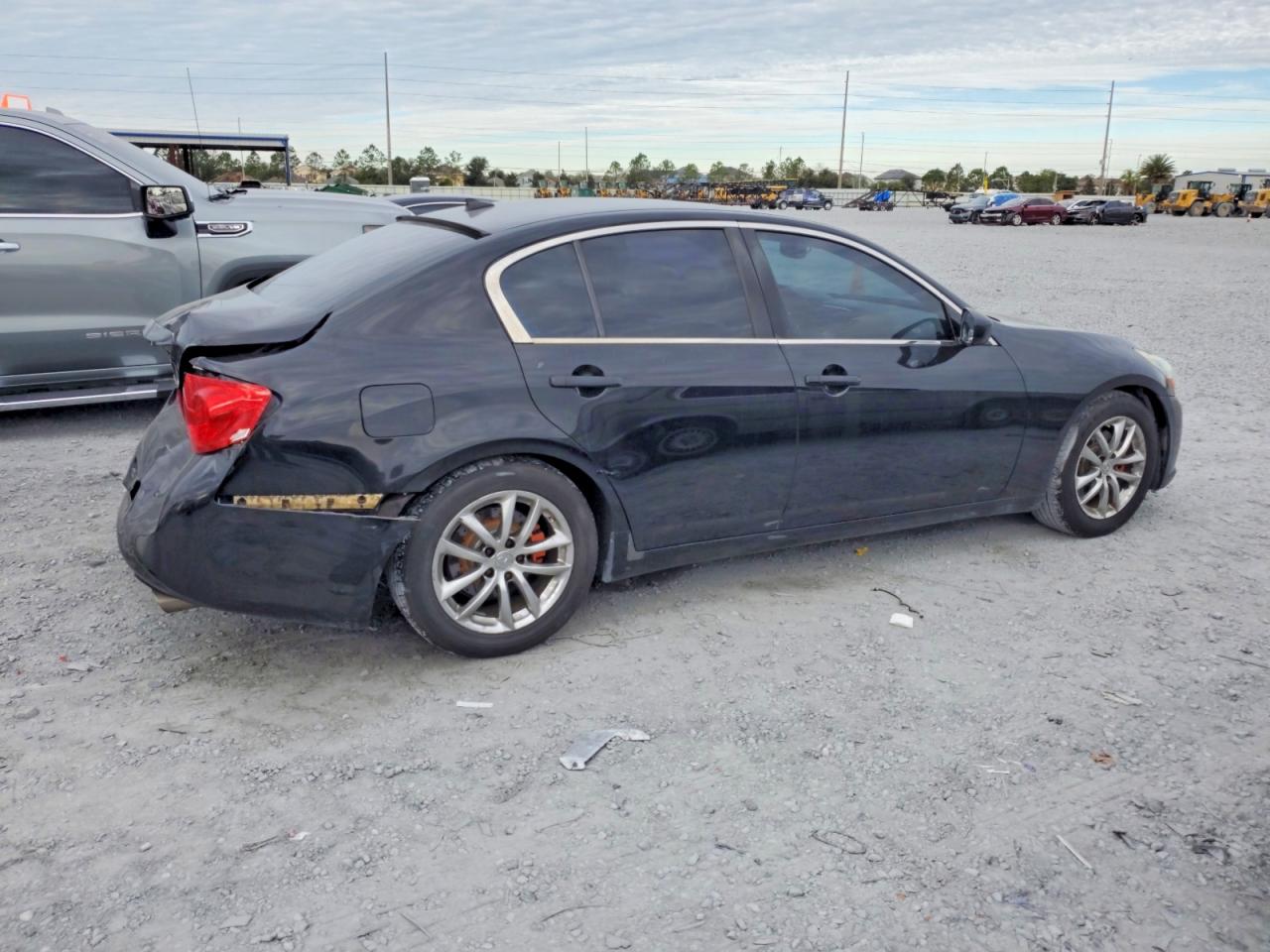 2013 INFINITI G37 BASE photo 3