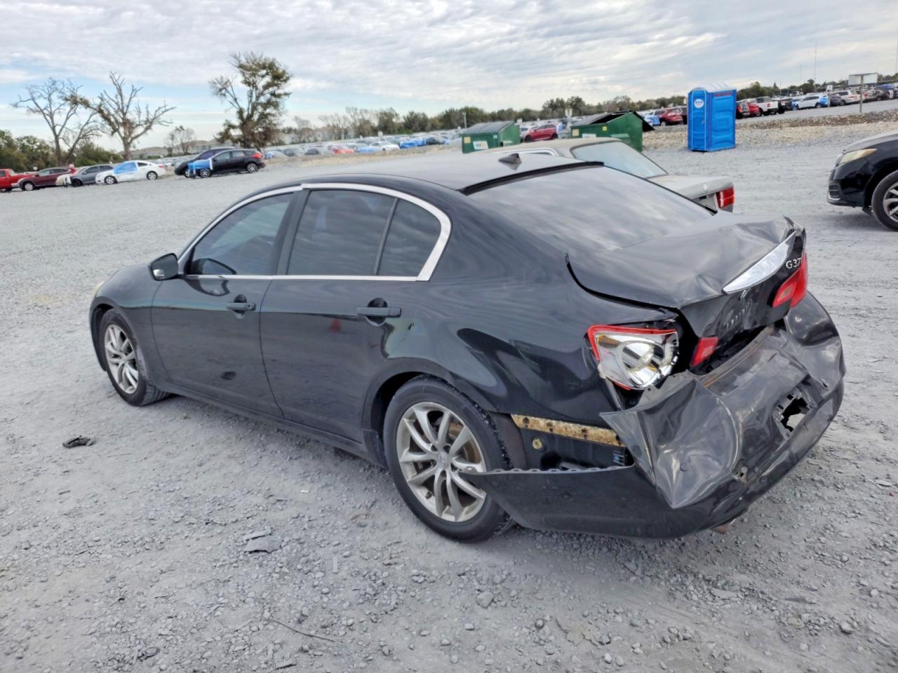 2013 INFINITI G37 BASE photo 2