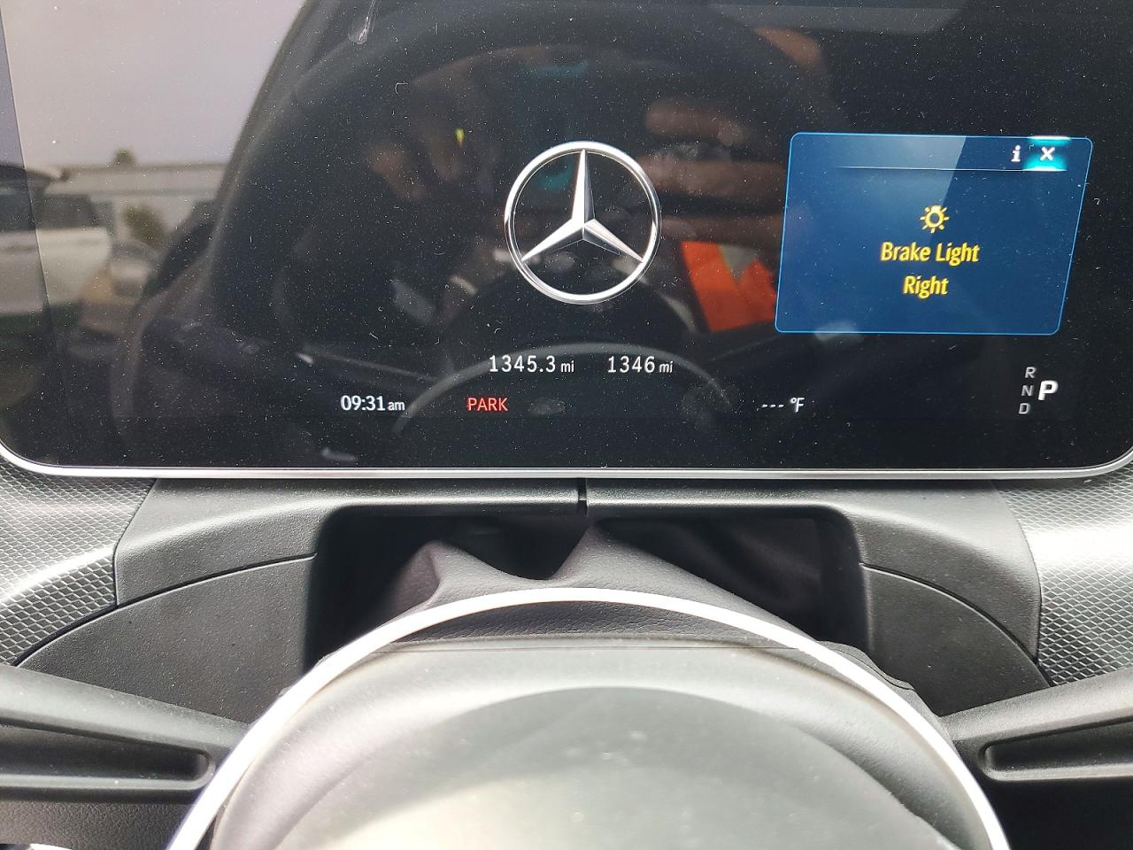 2025 MERCEDES-BENZ C 300 photo 9
