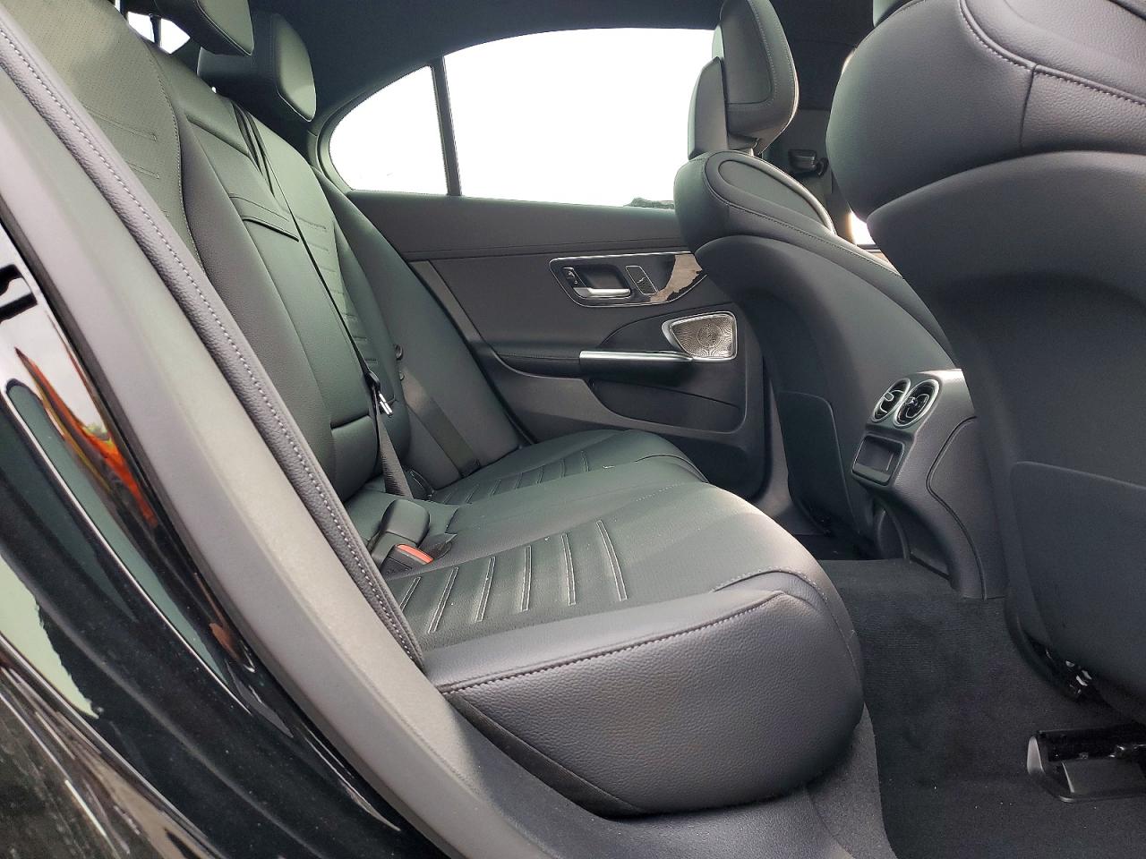 2025 MERCEDES-BENZ C 300 photo 10