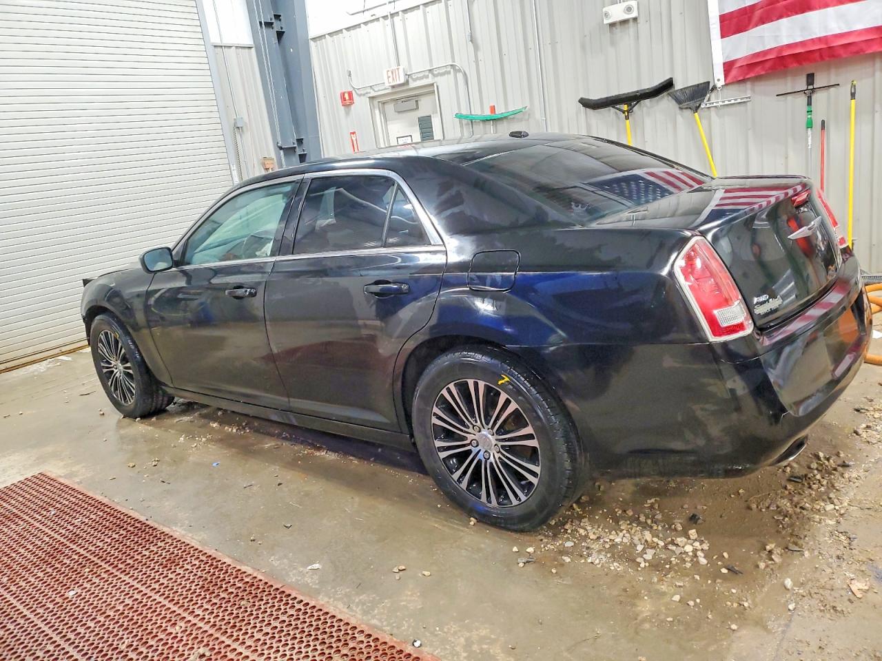 2014 CHRYSLER 300 S photo 2