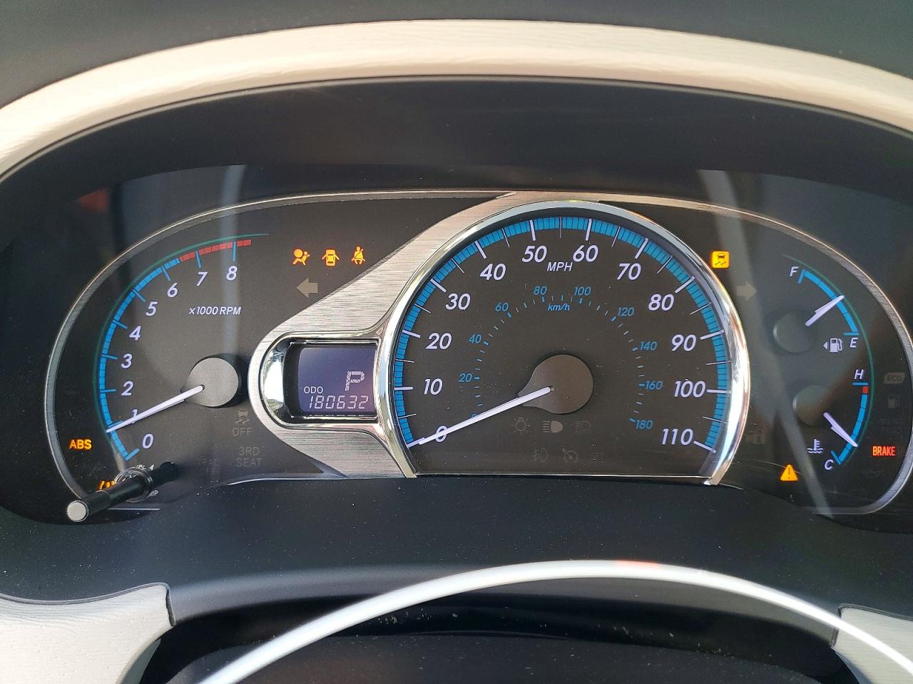 2014 TOYOTA SIENNA XLE photo 17