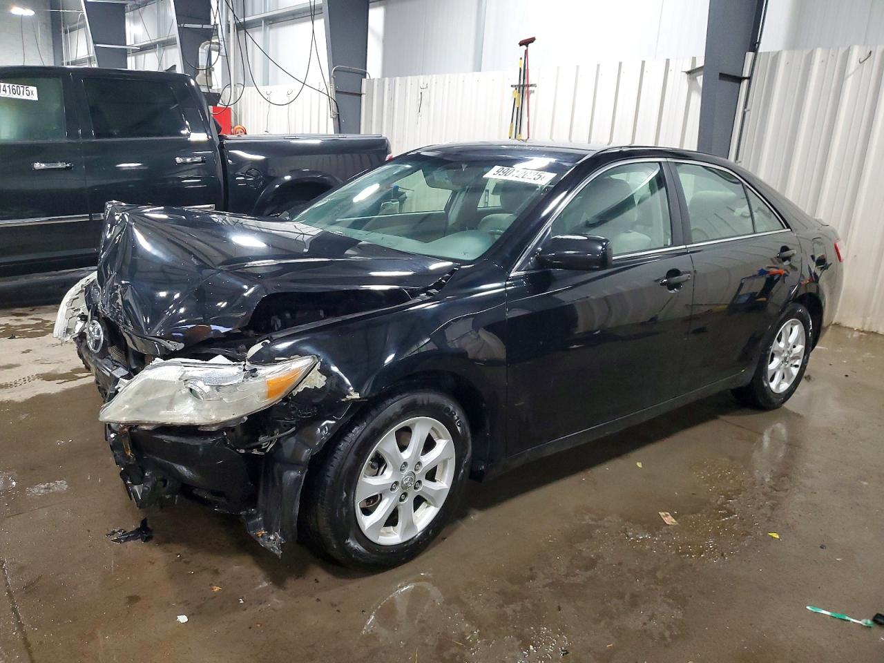 2011 TOYOTA CAMRY