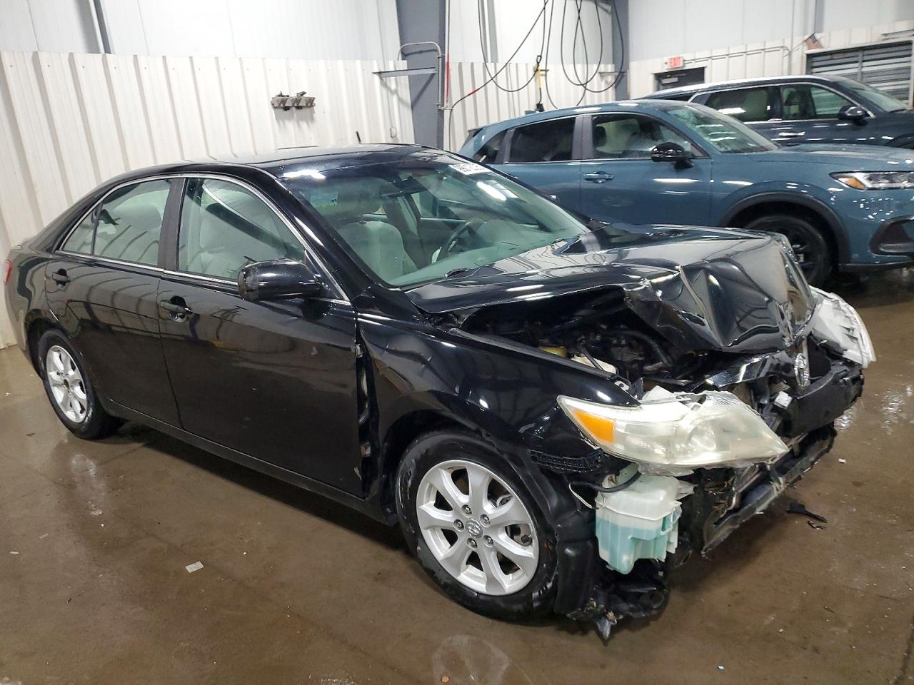 2011 TOYOTA CAMRY BASE photo 4