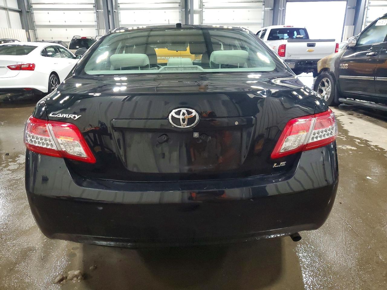 2011 TOYOTA CAMRY BASE photo 6