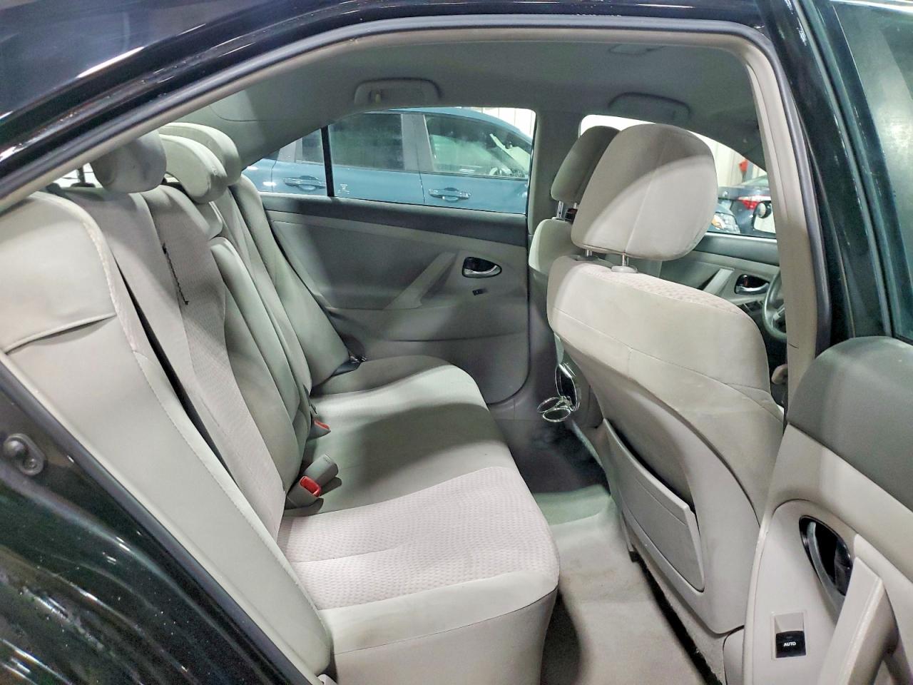 2011 TOYOTA CAMRY BASE photo 10