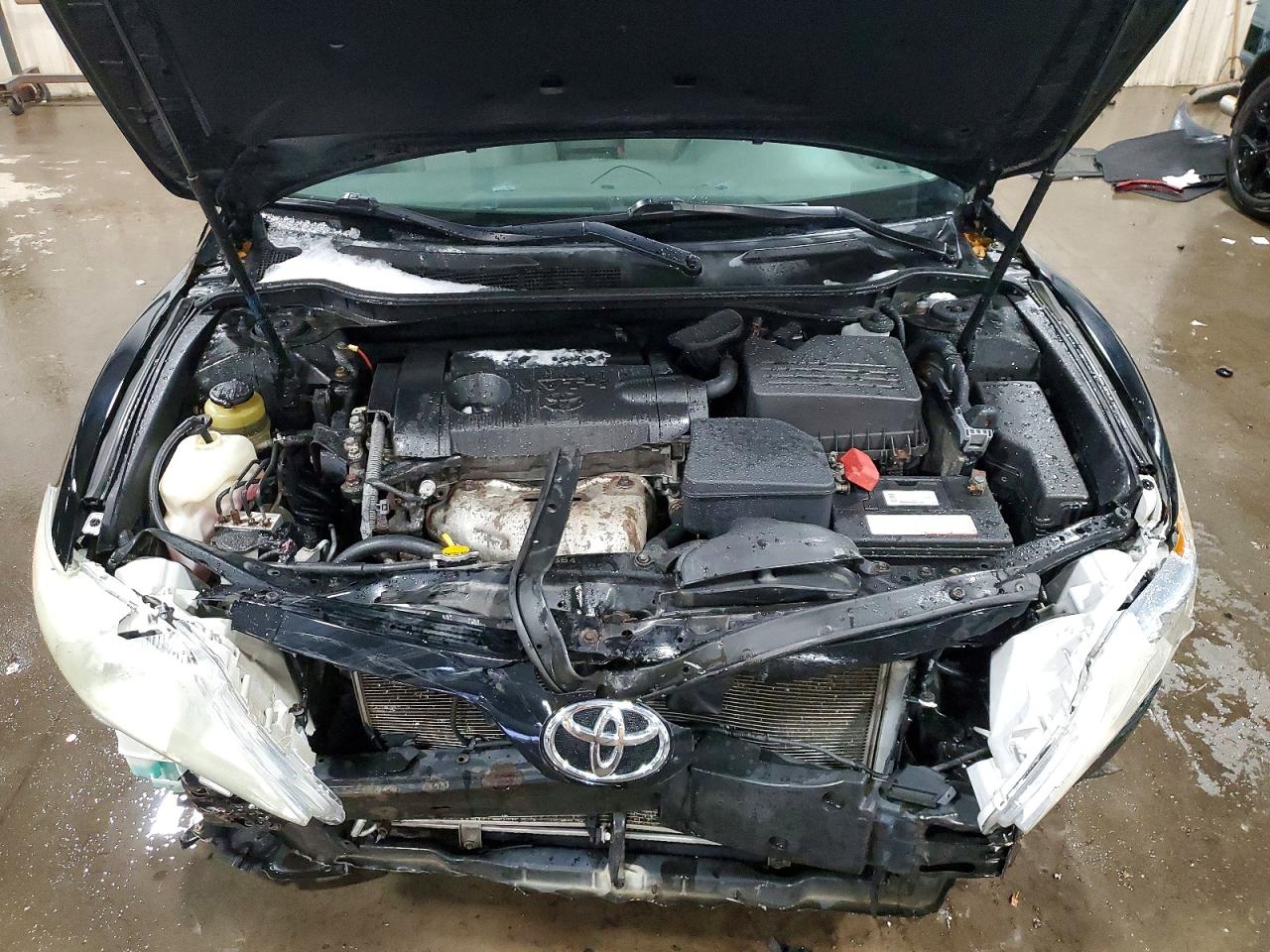 2011 TOYOTA CAMRY BASE photo 11