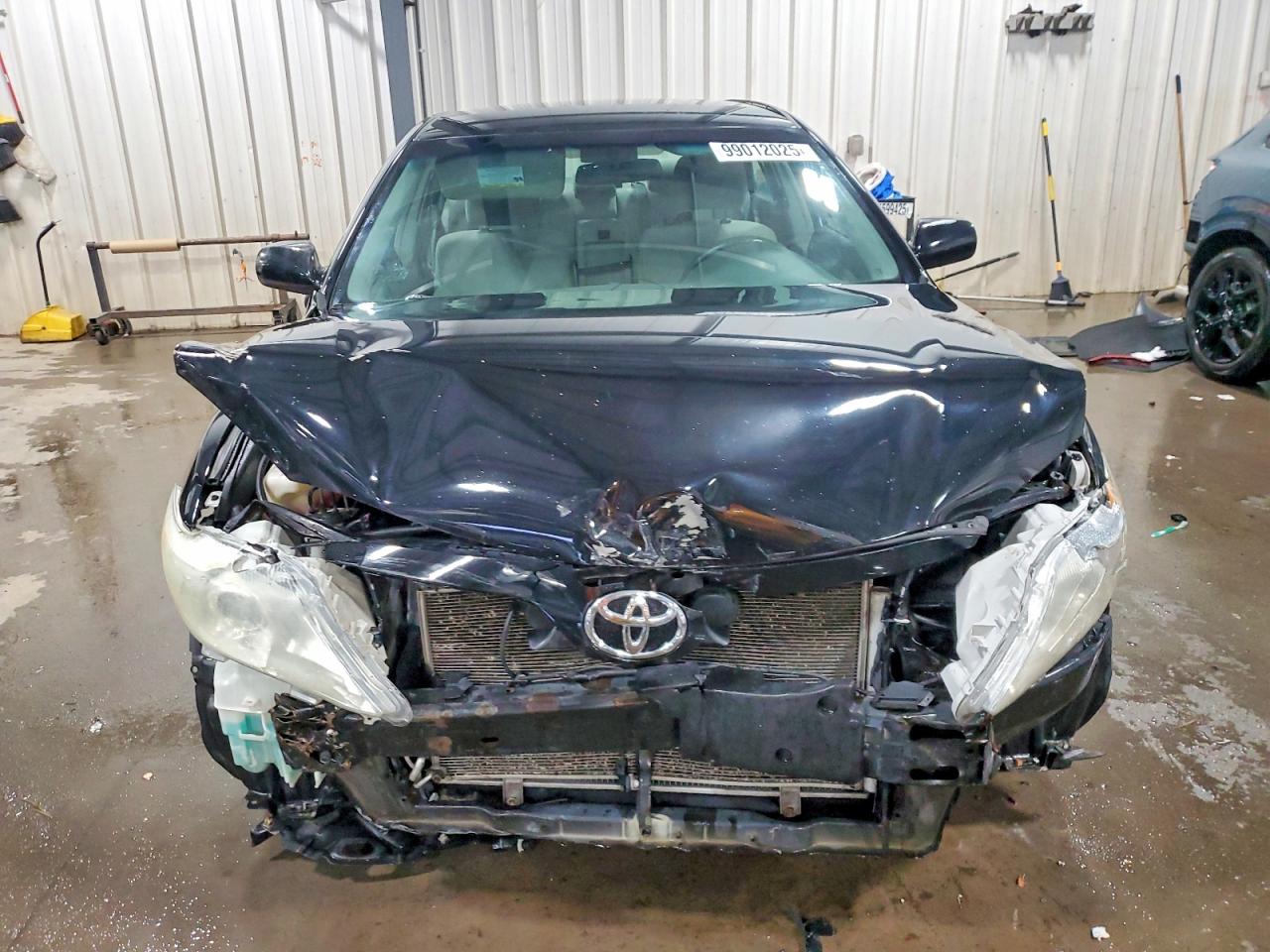 2011 TOYOTA CAMRY BASE photo 5