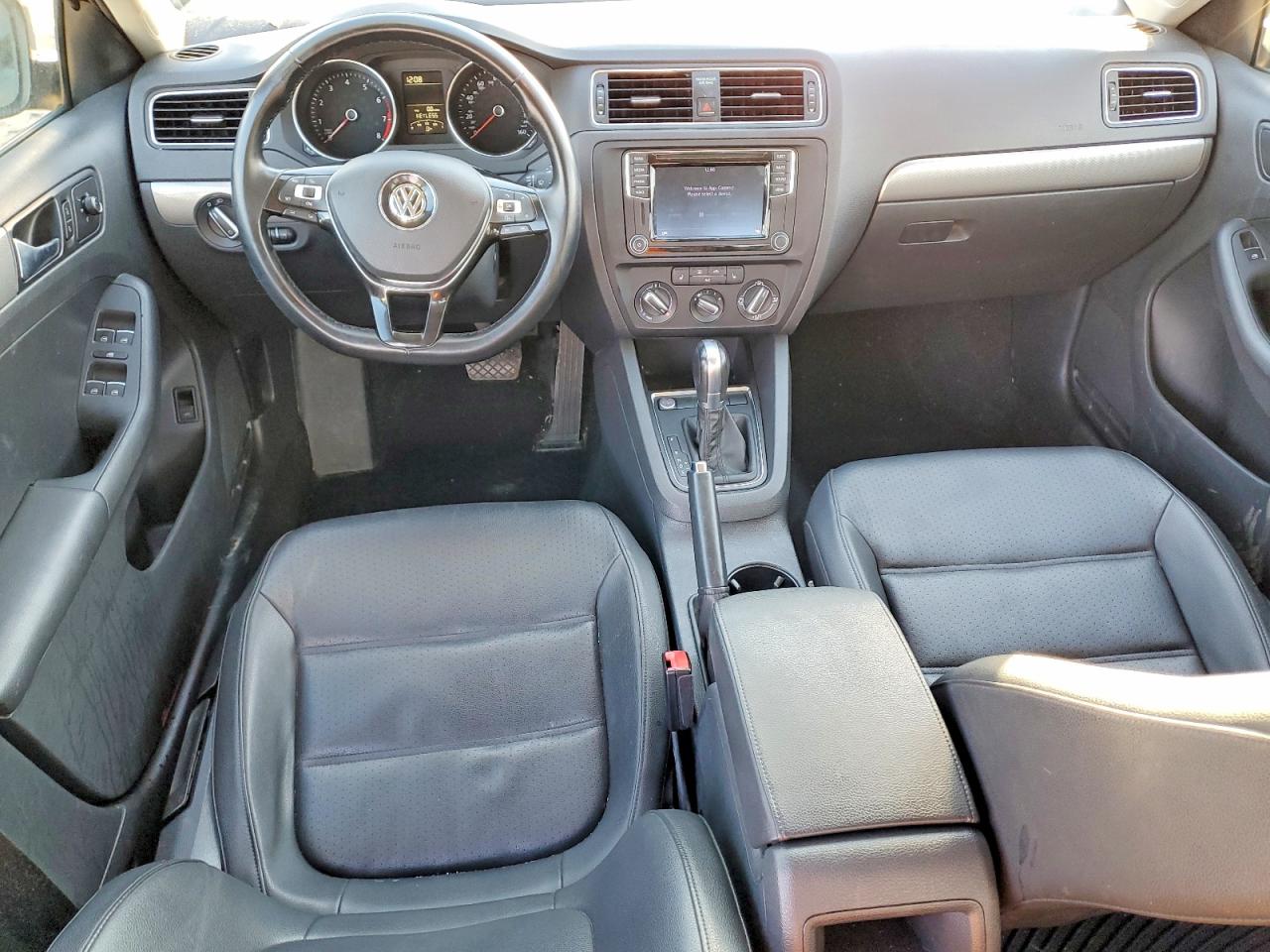 2016 VOLKSWAGEN JETTA SE photo 8