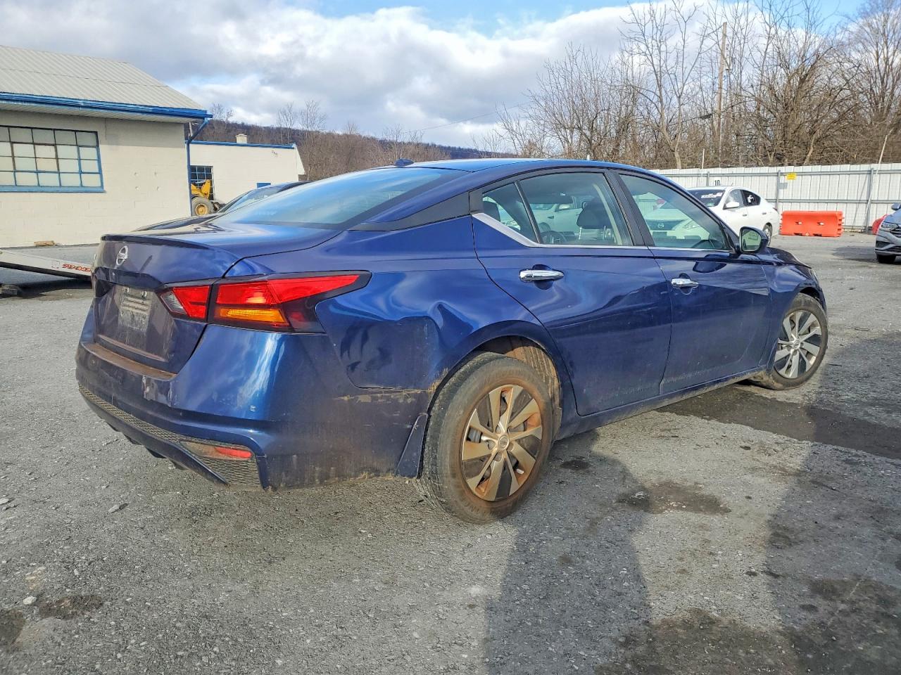 2019 NISSAN ALTIMA S photo 3