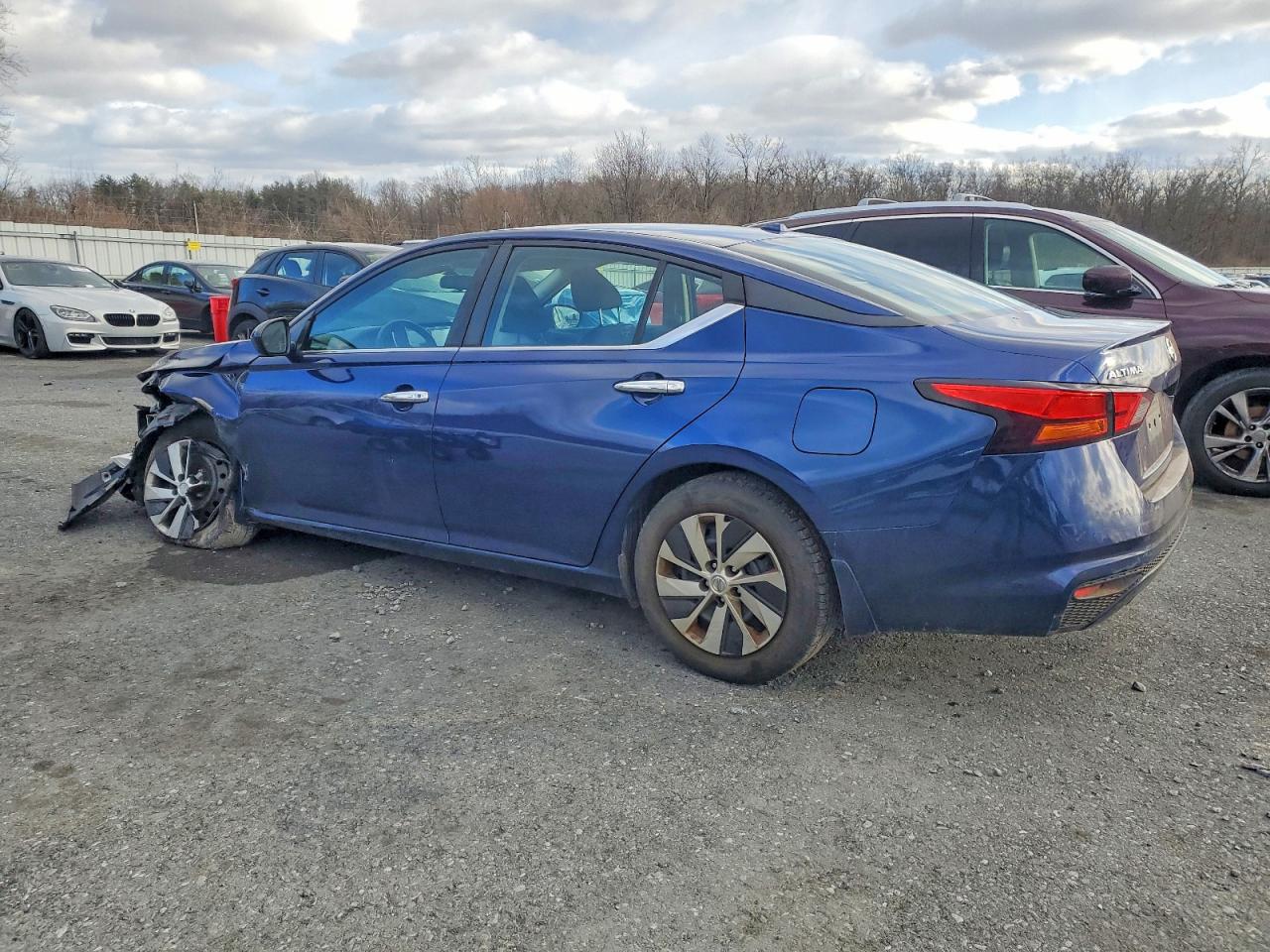2019 NISSAN ALTIMA S photo 2