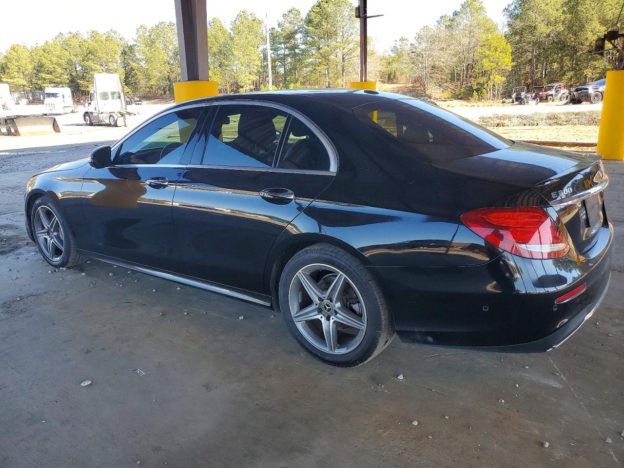 2017 MERCEDES-BENZ E 300 photo 2