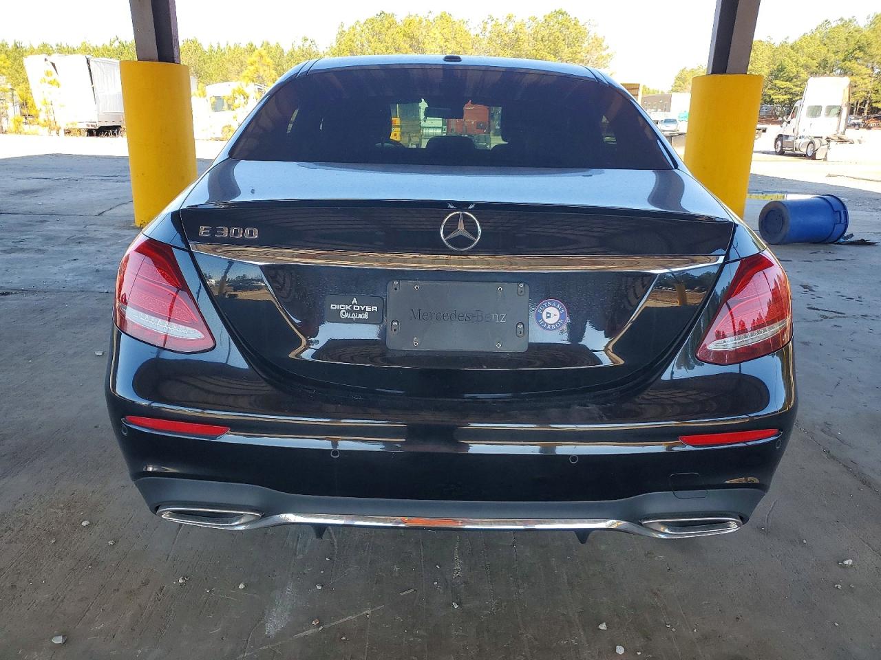 2017 MERCEDES-BENZ E 300 photo 6