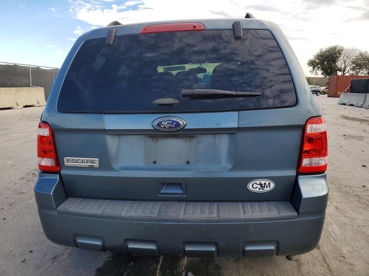 2012 FORD ESCAPE XLT photo 6