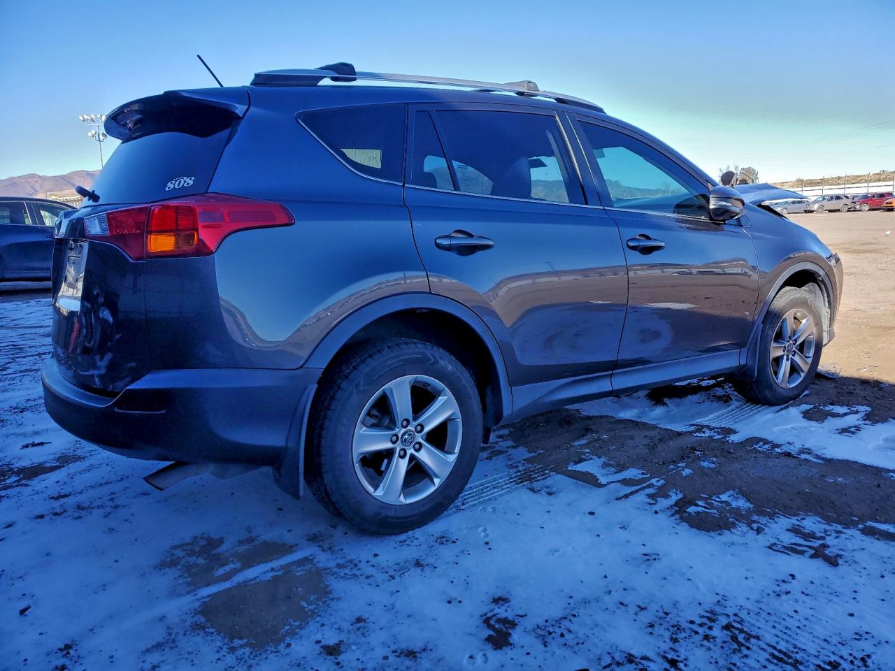 2015 TOYOTA RAV4 XLE photo 3