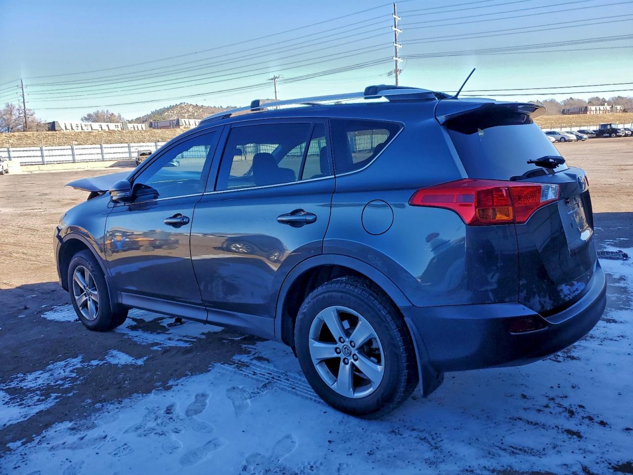 2015 TOYOTA RAV4 XLE photo 2