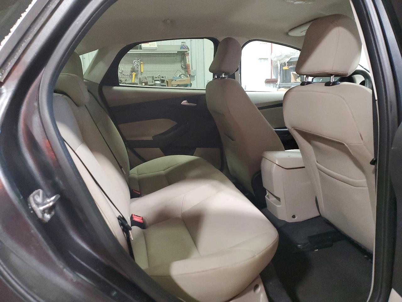 2017 FORD FOCUS SE photo 19