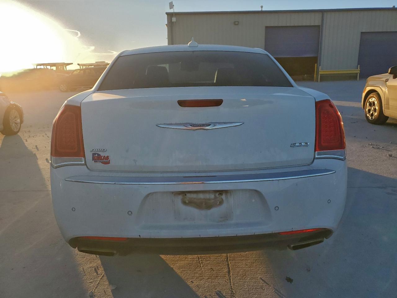 2018 CHRYSLER 300 LIMITED photo 6