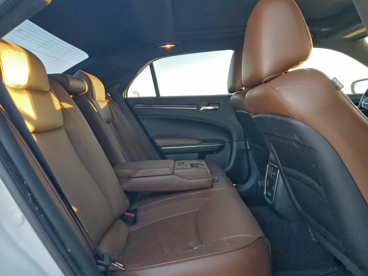 2018 CHRYSLER 300 LIMITED photo 10