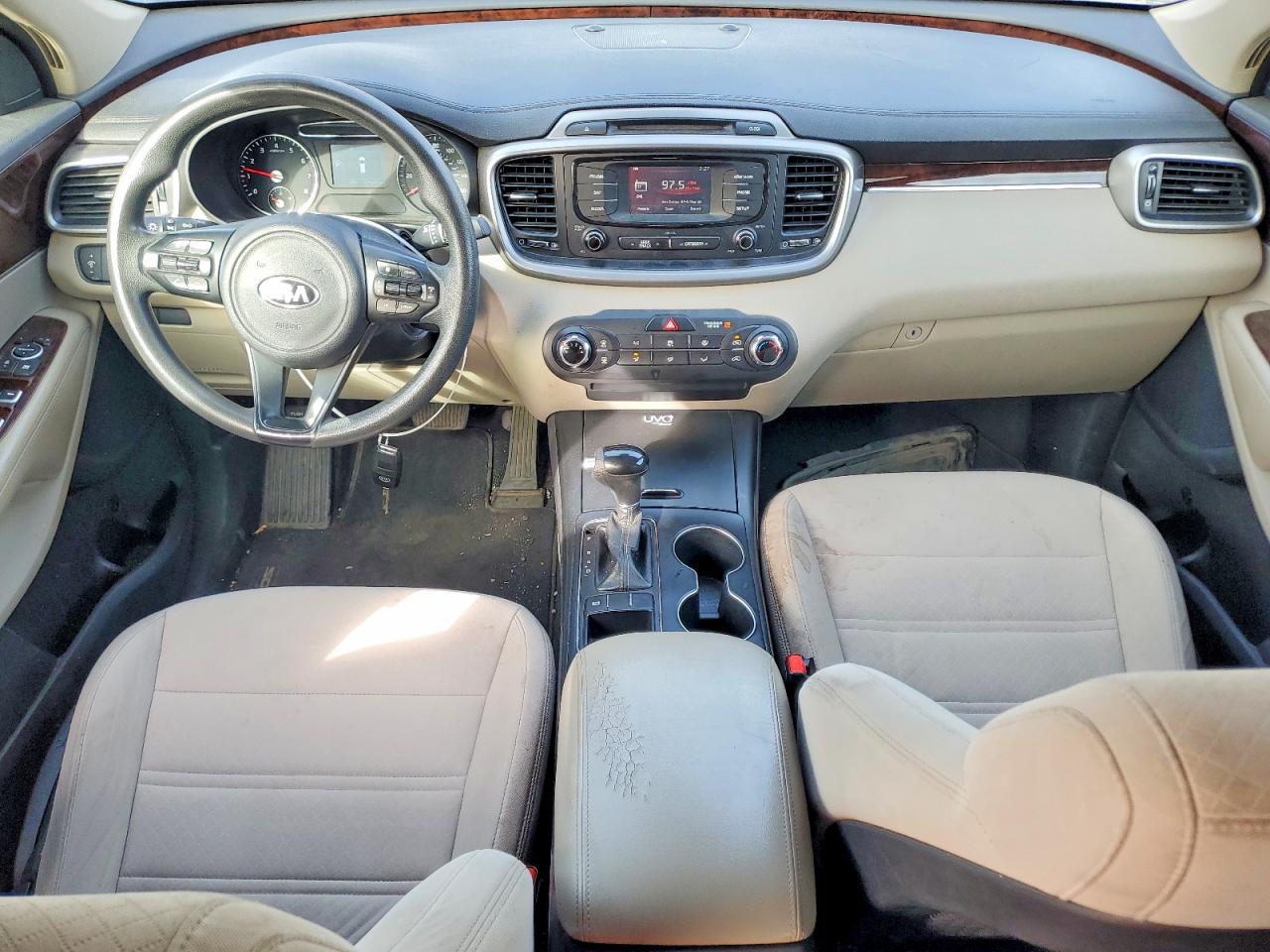2016 KIA SORENTO LX photo 8
