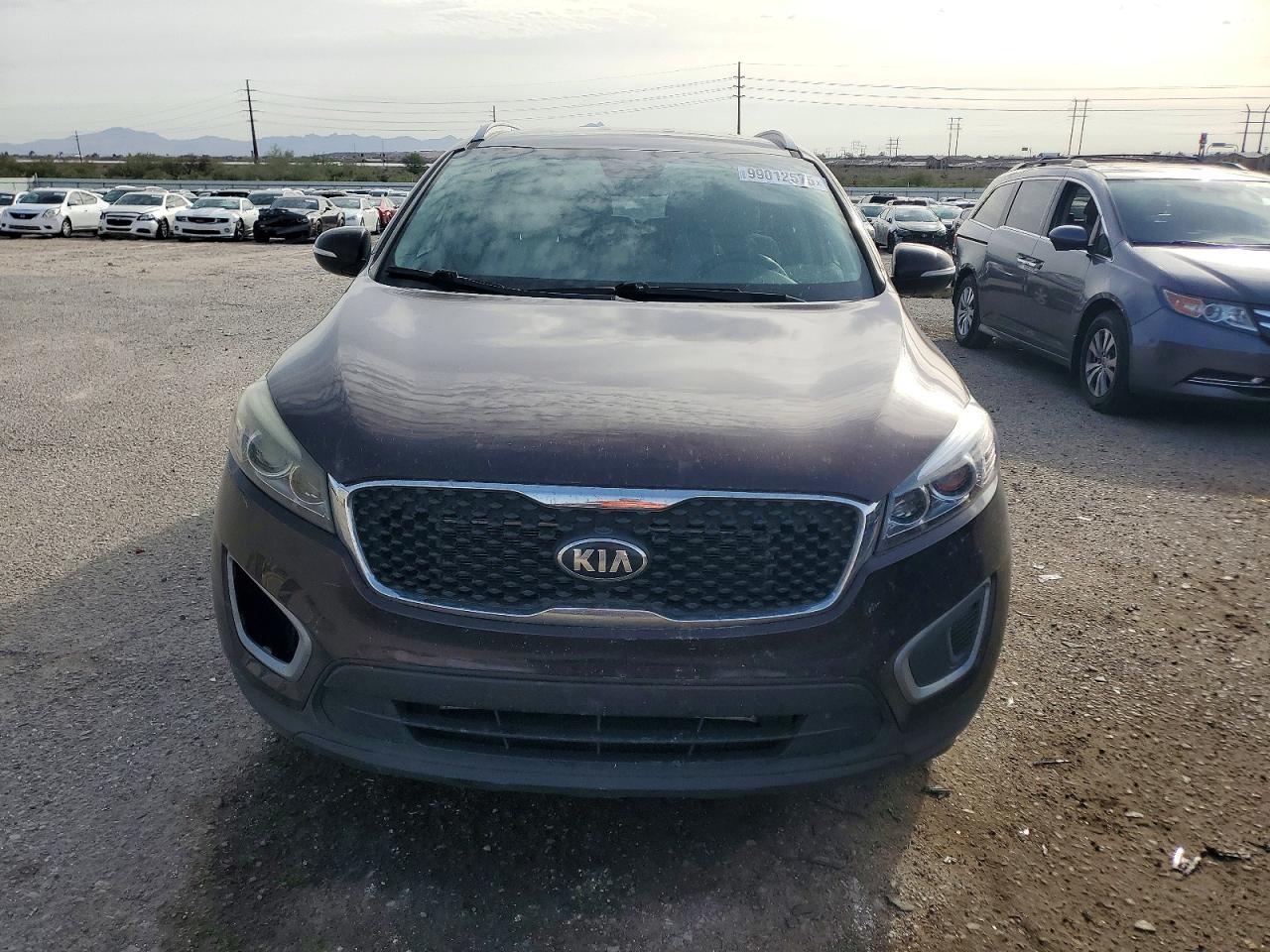 2016 KIA SORENTO LX photo 5