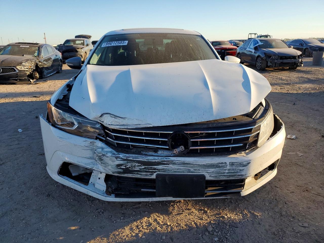2019 VOLKSWAGEN PASSAT WOLFSBURG photo 5