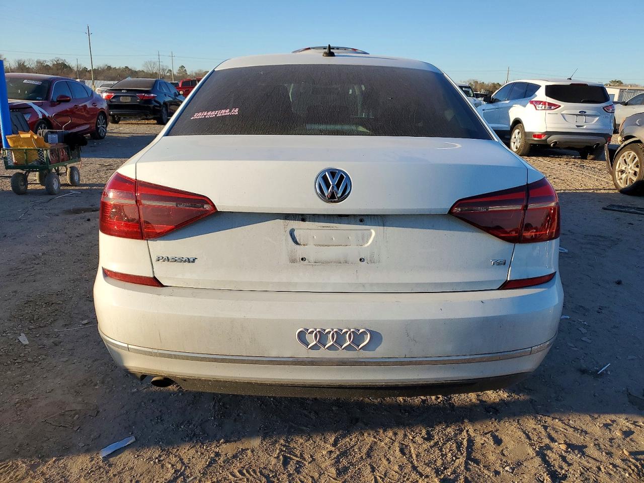 2019 VOLKSWAGEN PASSAT WOLFSBURG photo 6