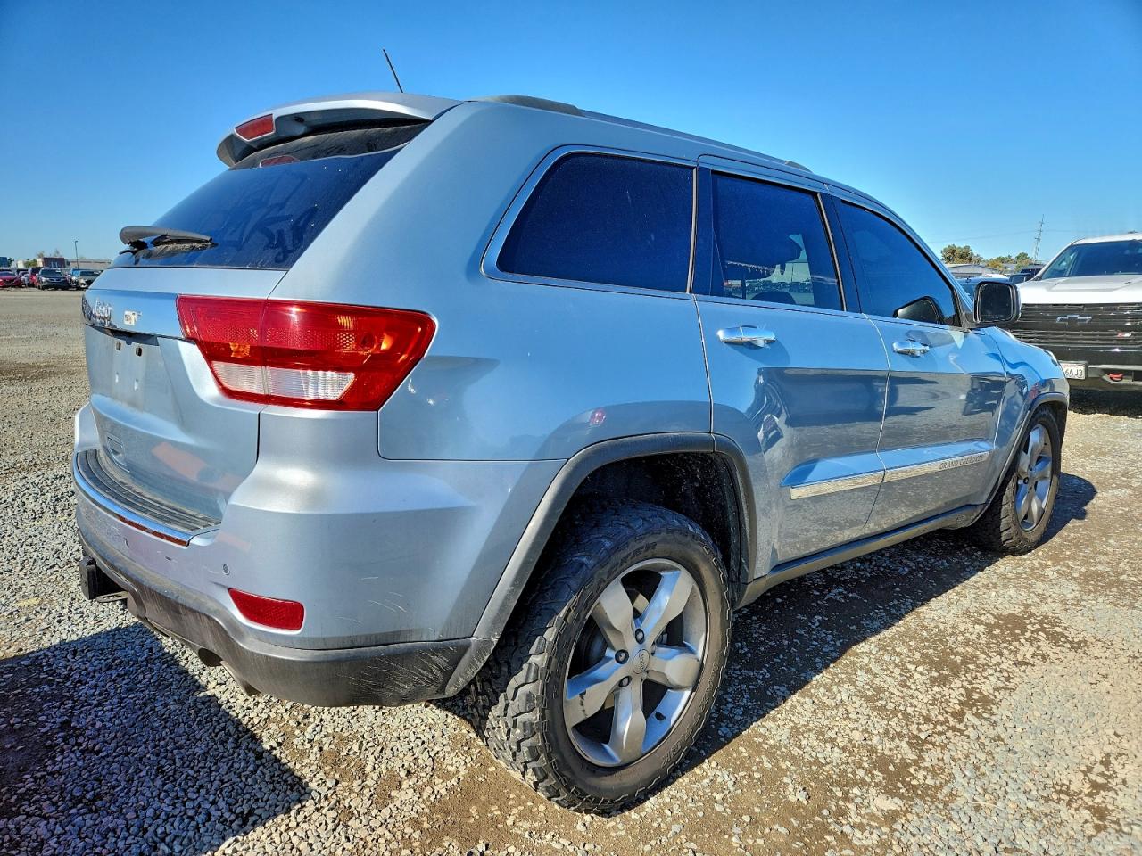 2012 JEEP GRAND CHEROKEE OVERLAND photo 3