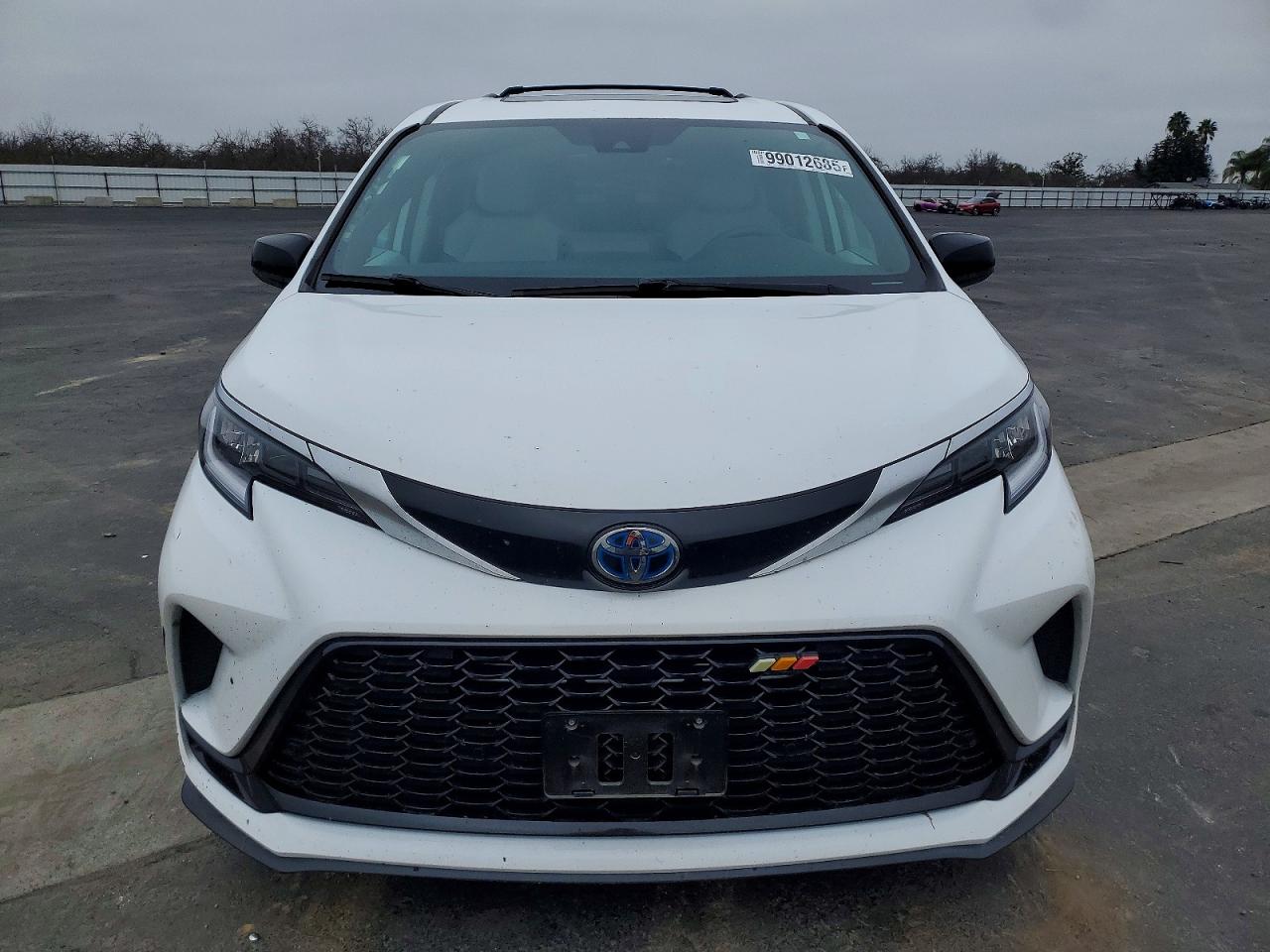 2021 TOYOTA SIENNA XSE photo 5