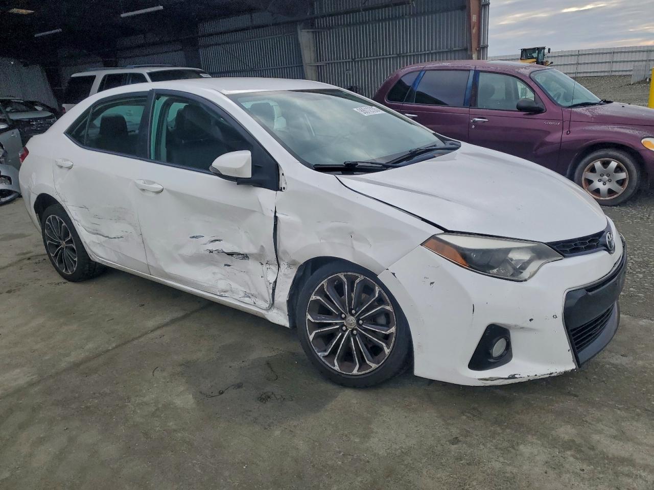 2015 TOYOTA COROLLA L photo 4