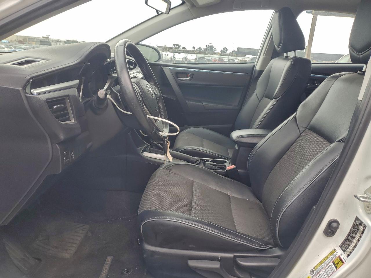 2015 TOYOTA COROLLA L photo 7