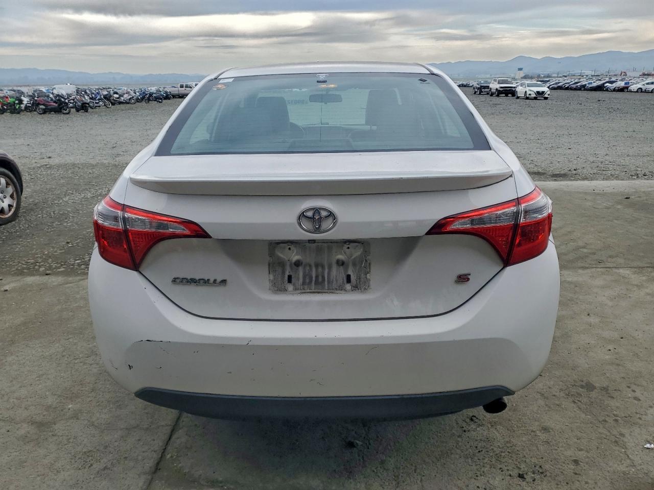 2015 TOYOTA COROLLA L photo 6