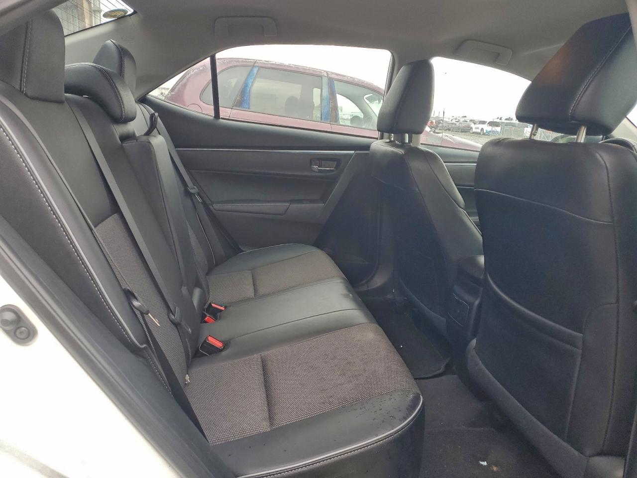 2015 TOYOTA COROLLA L photo 10