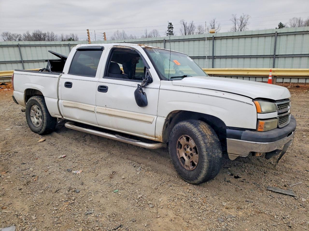 2007 CHEVROLET SILVERADO C1500 CLASSIC CREW CAB photo 4