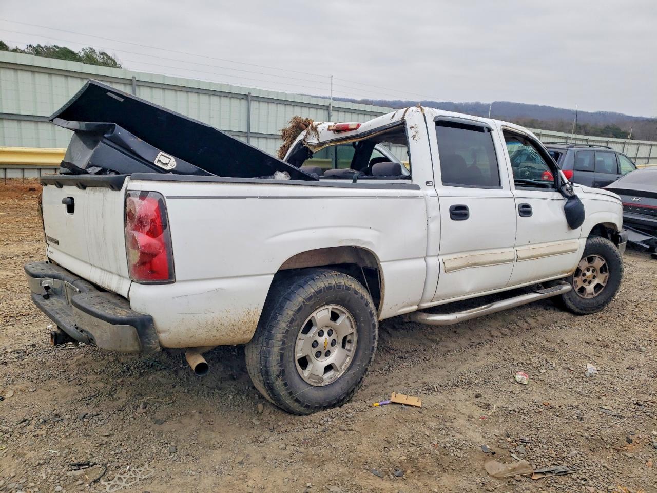 2007 CHEVROLET SILVERADO C1500 CLASSIC CREW CAB photo 3