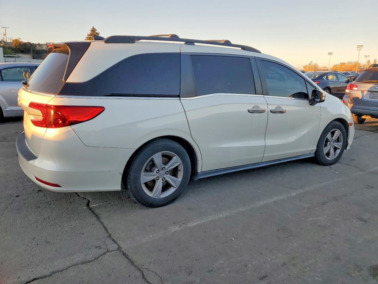 2019 HONDA ODYSSEY EXL photo 3
