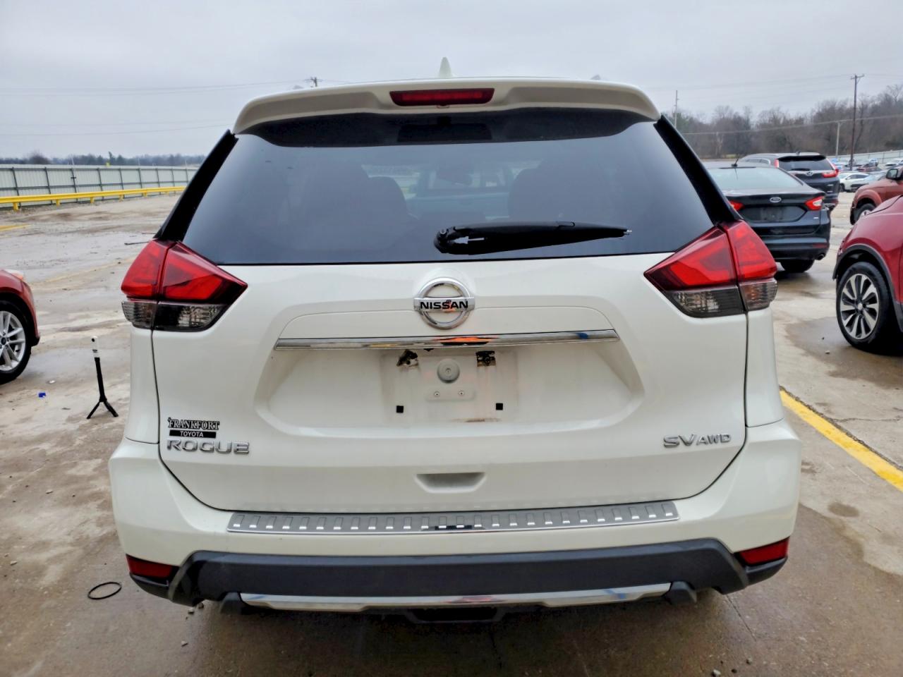 2017 NISSAN ROGUE SV photo 6
