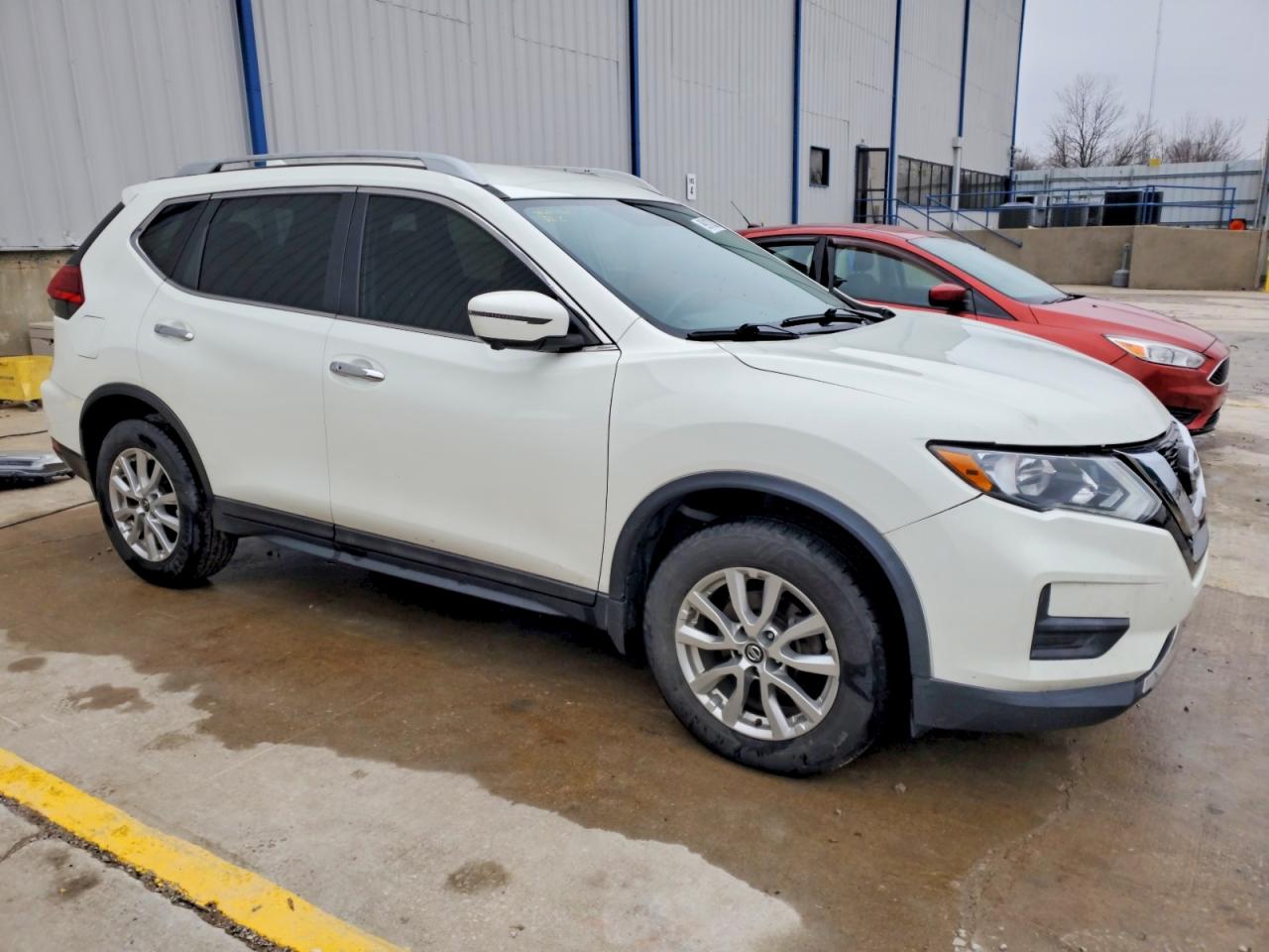 2017 NISSAN ROGUE SV photo 4
