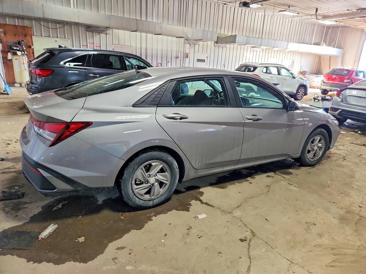 2025 HYUNDAI ELANTRA SE photo 3