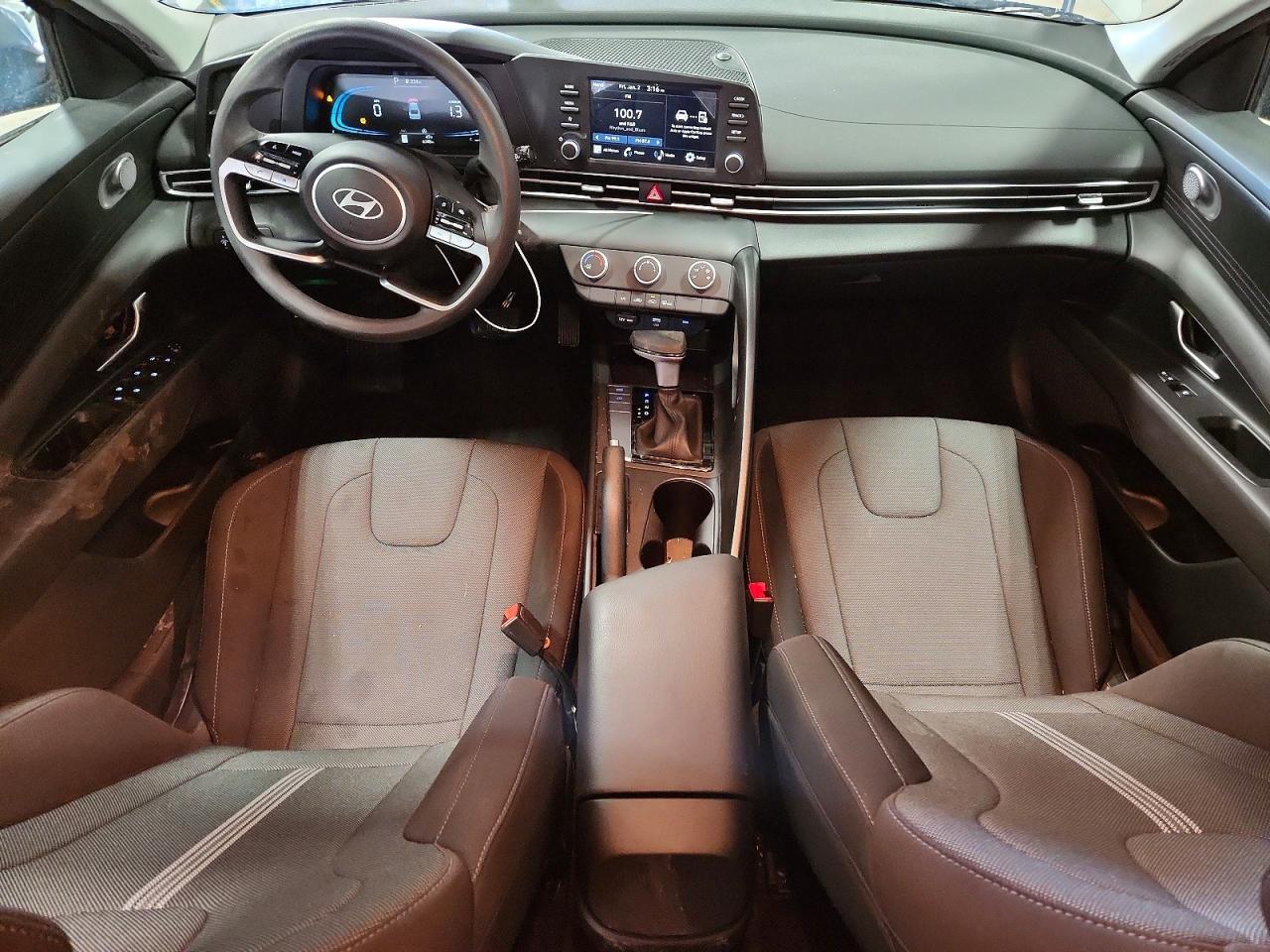 2025 HYUNDAI ELANTRA SE photo 8