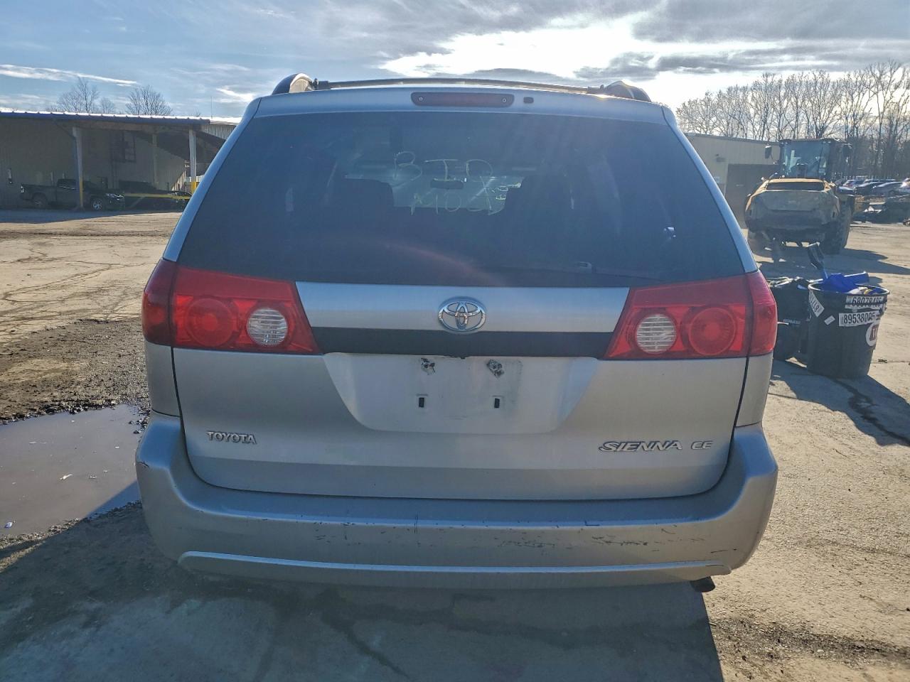 2007 TOYOTA SIENNA CE photo 6