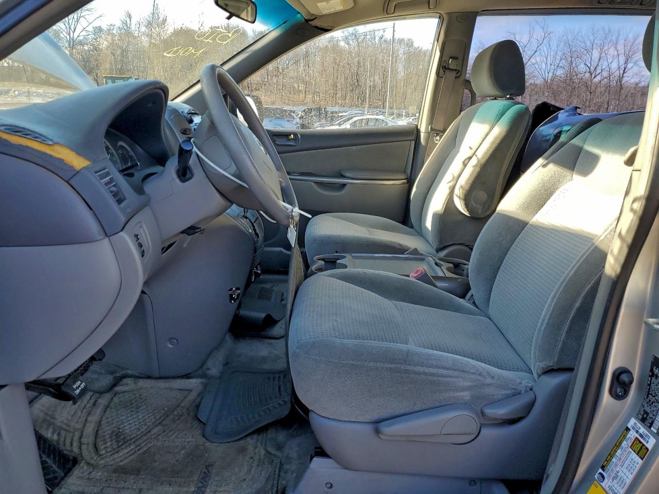 2007 TOYOTA SIENNA CE photo 7