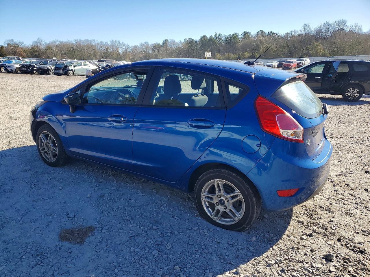 2019 FORD FIESTA SE photo 2