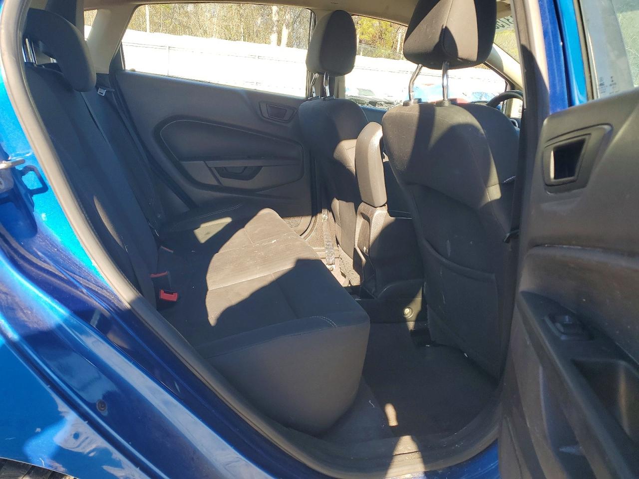 2019 FORD FIESTA SE photo 10