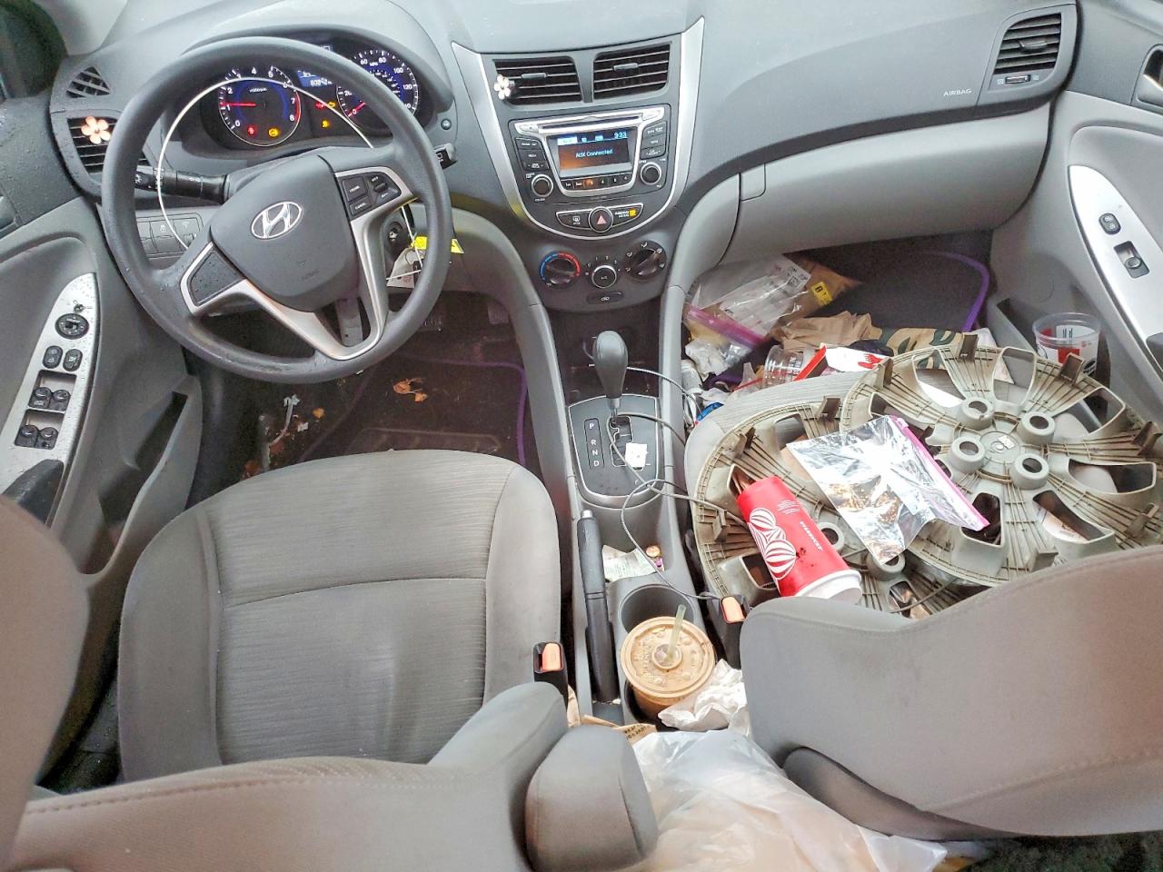 2016 HYUNDAI ACCENT SE photo 8