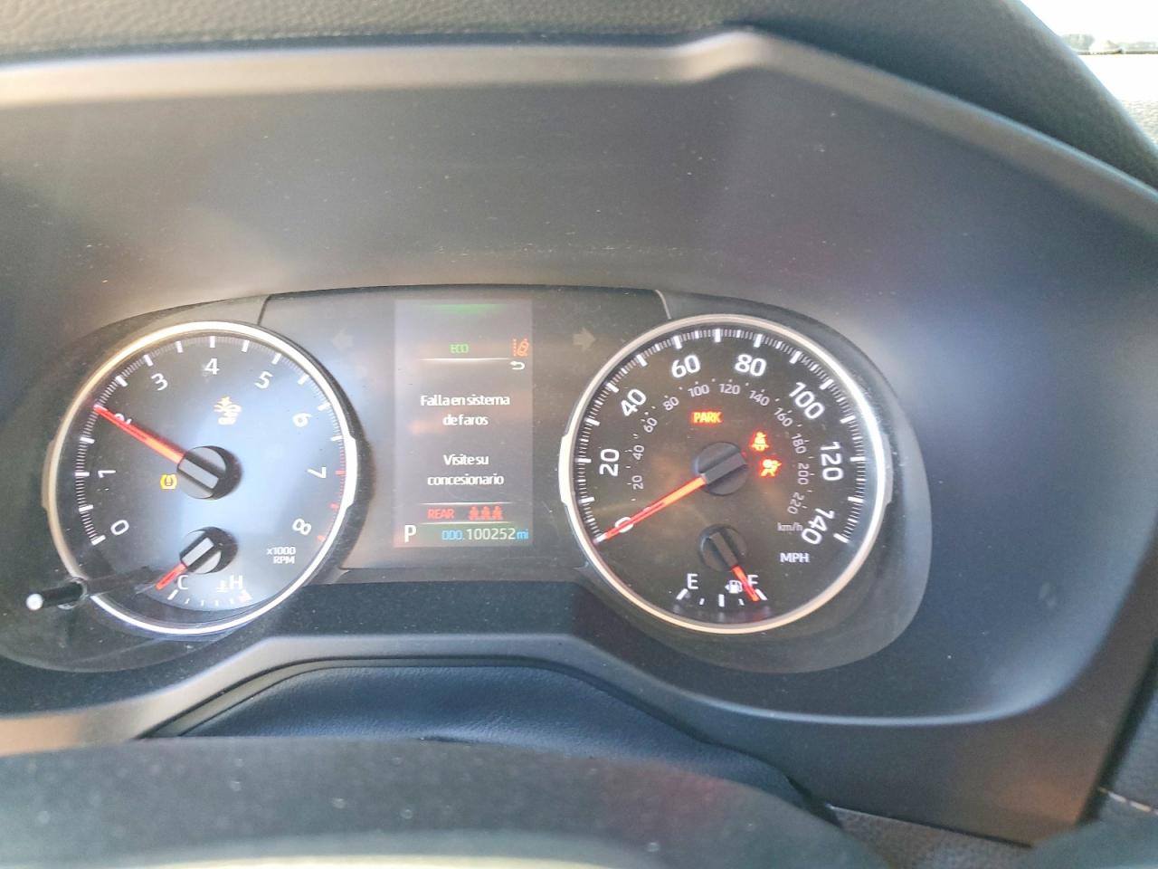 2021 TOYOTA RAV4 XLE photo 25