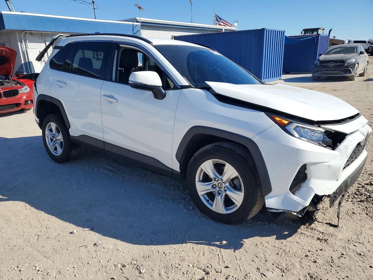 2021 TOYOTA RAV4 XLE photo 10