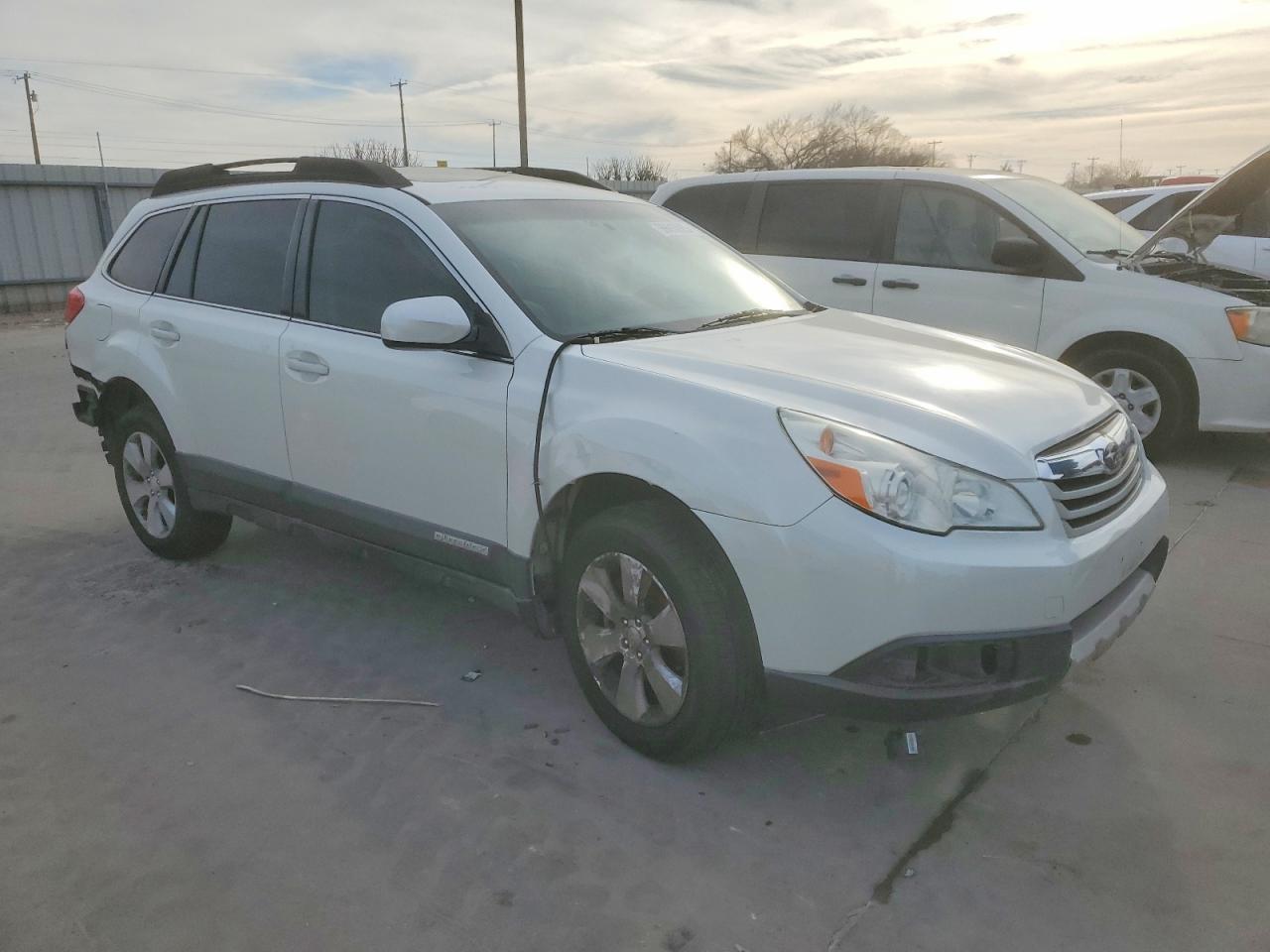 2011 SUBARU OUTBACK 3.6R LIMITED photo 4