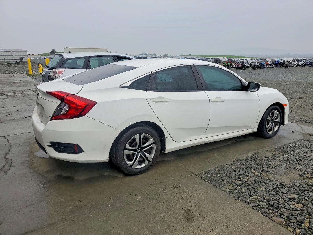 2017 HONDA CIVIC LX photo 3